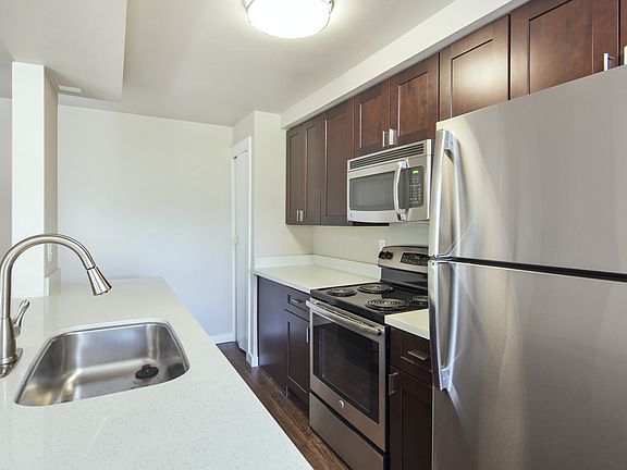 2nd image of 2515 Thorndyke Ave W APT 1