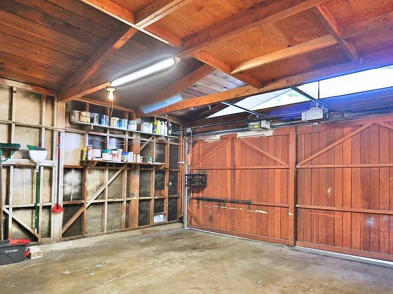 2467 Alvin St — Photo 28