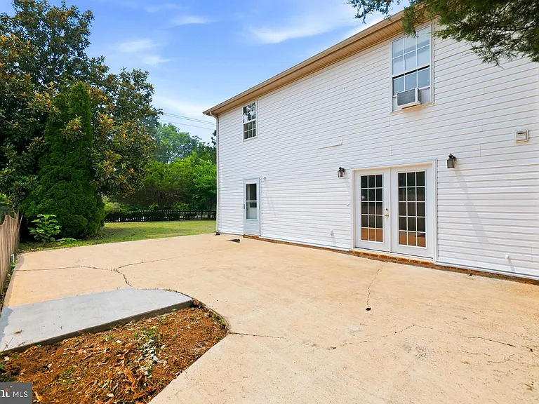 8916 Rugby Rd — Photo 93