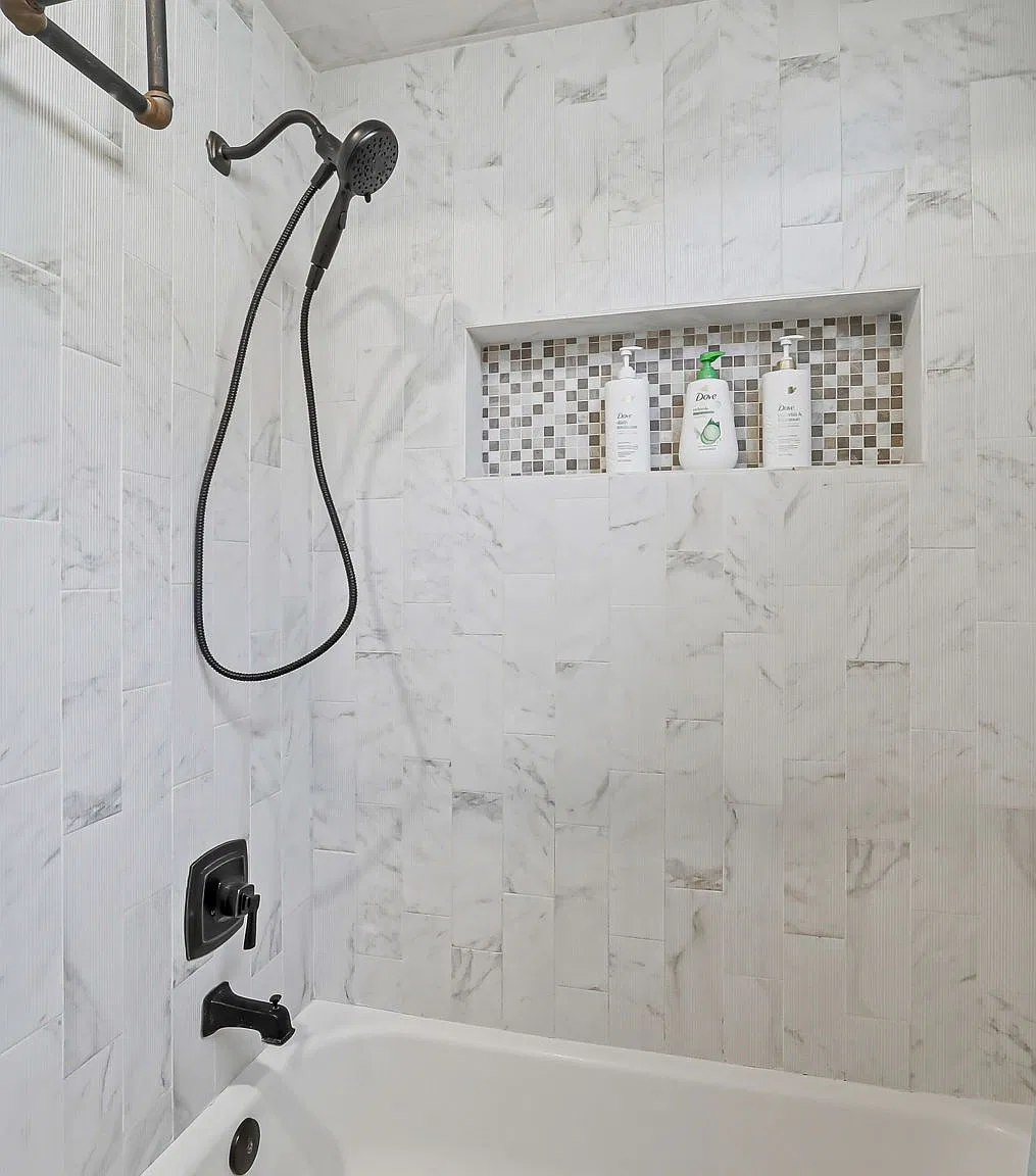 3 bed, 2158 sqft, $2,400 — Photo 1
