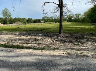 9000 Summerfeldt Rd, Saginaw, MI 48609