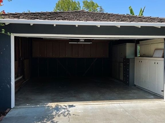 3rd image of 797 S Genevieve Ln