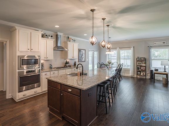 5th image of 410 Fern Terrace Dr