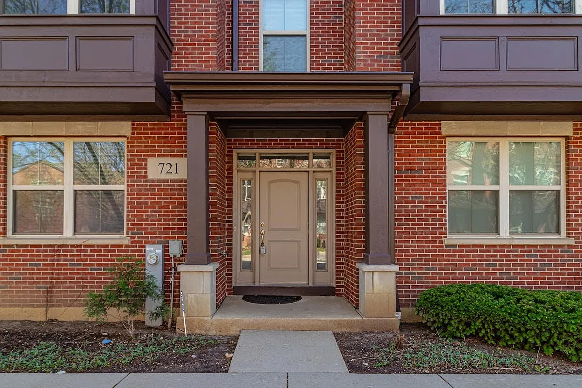 Building Photo - 721 Summit Ln