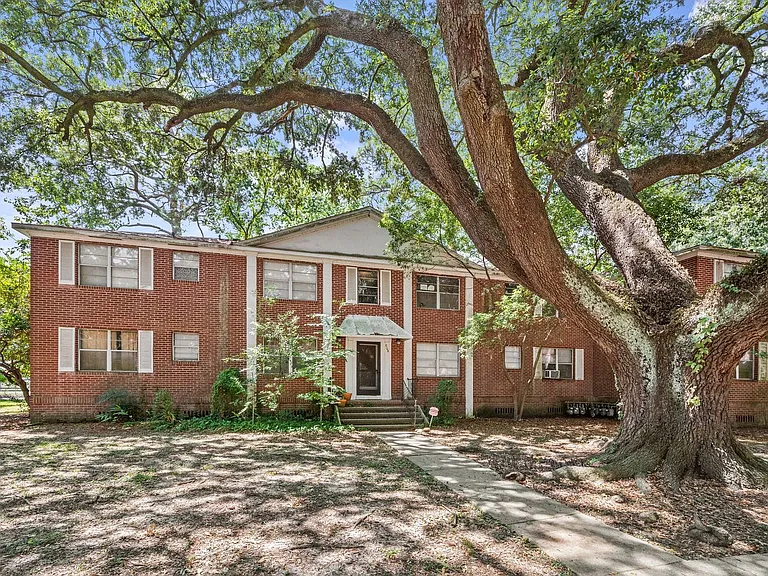 608 Carol Marie Dr — Photo 1