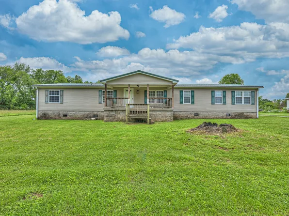 939 Rock Springs Rd, Bethpage, TN 37022