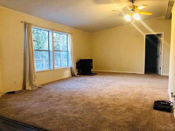 3rd image of 15177 SE Easy St
