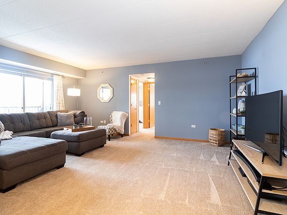 5th image of 7020 Heritage Cir APT 2D