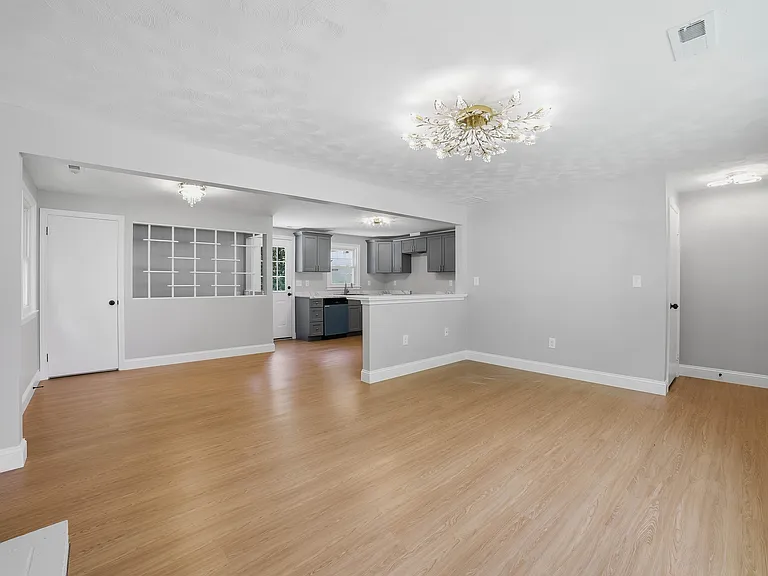 44 Topsfield Cir — Photo 7