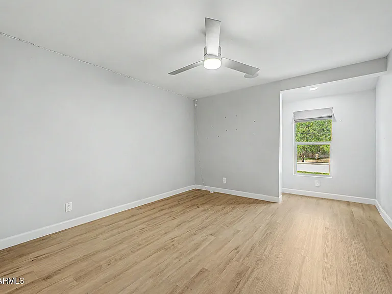 2311 E Colter St — Photo 34