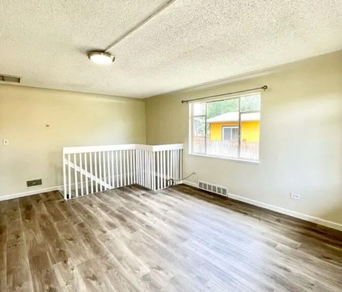 3115 N High St — Photo 3