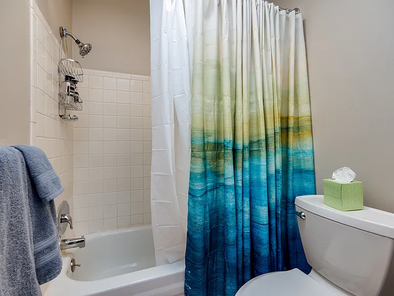 827 Wilmington Ave #6 — Photo 8