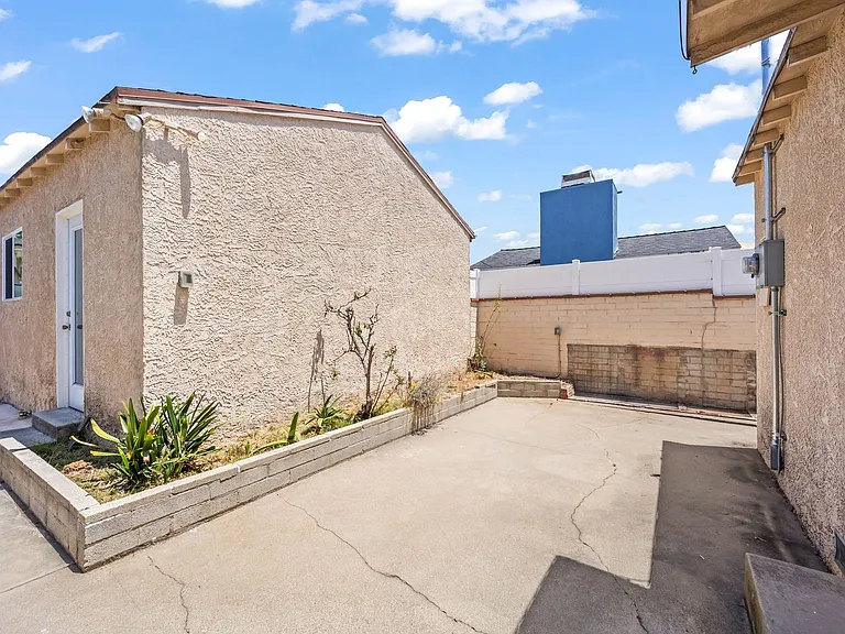 8016 Denrock Ave — Photo 14