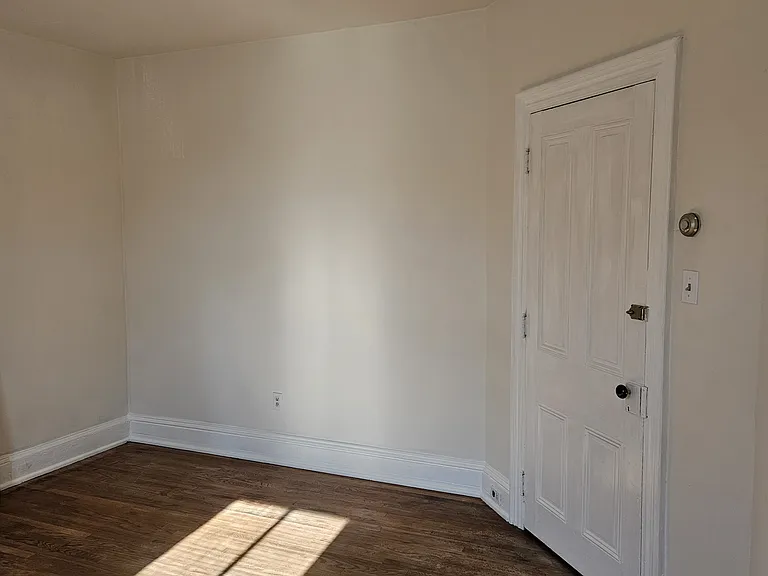 335 E Market St #2 — Photo 4