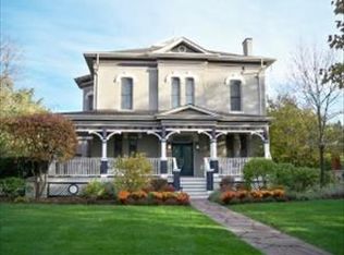 409 E Chicago Ave, Naperville, IL