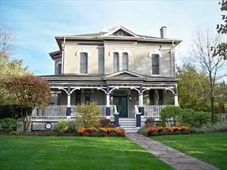 409 E Chicago Ave photo 1