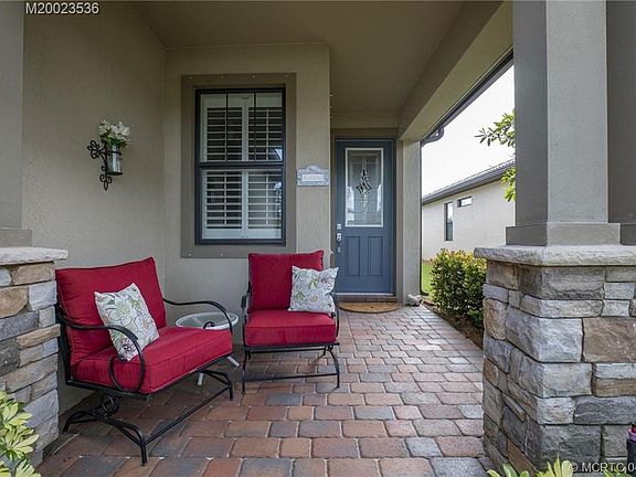5th image of 541 SE Monet Dr