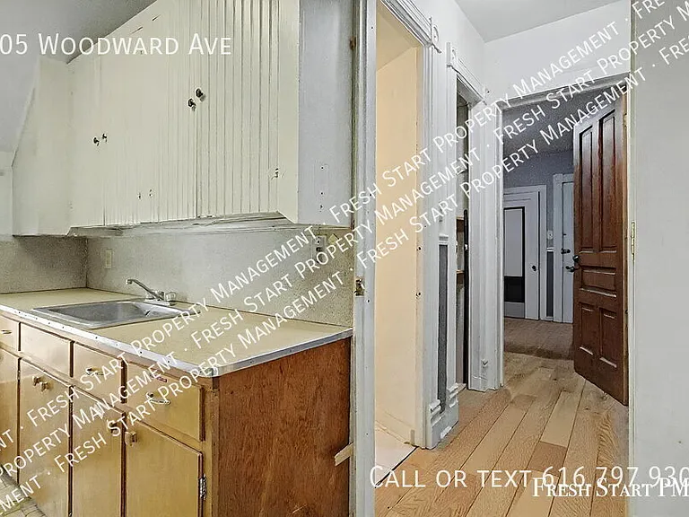 505 Woodward Ave — Photo 9
