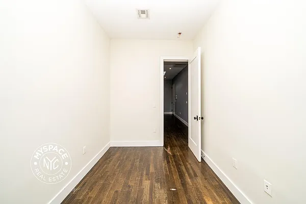 Rented by MySpaceNYC | media 6