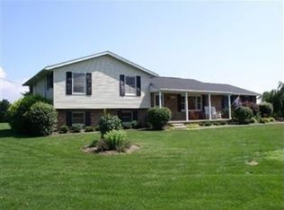 3082 Rocky Point Rd, Springfield, OH 45502