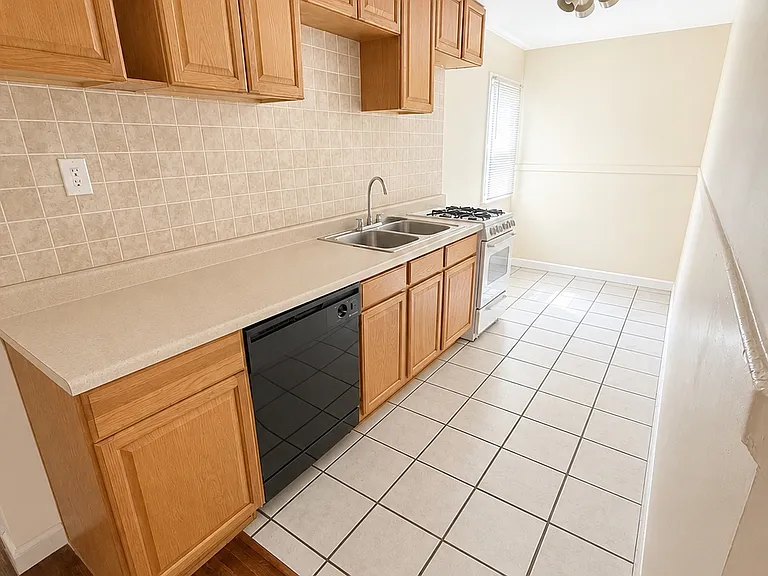 267 Meigs St #1 — Photo 3