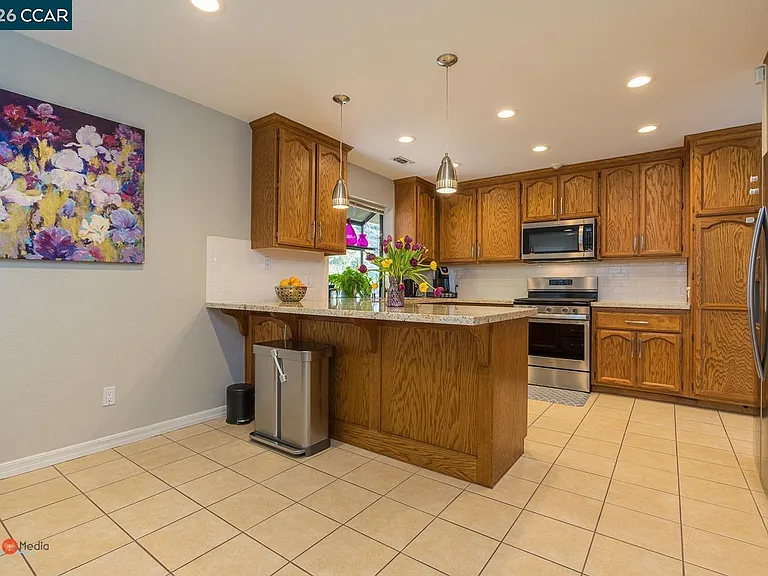 2904 Canterbury Cir — Photo 18