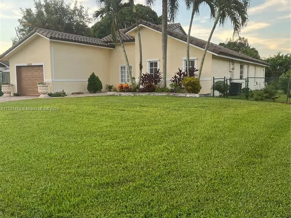 11520 NW 27th Ct, Plantation, FL 33323