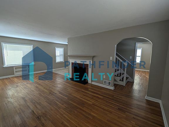 3rd image of 120 N Sunrise Ave