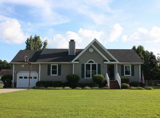 814 Riverbend Rd N, Goldsboro, NC 27530