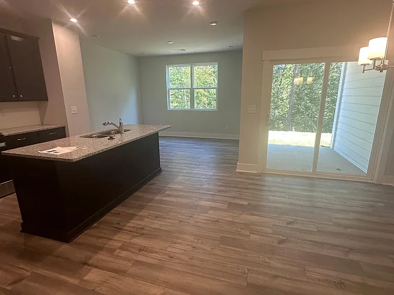 9704 Munsing Dr — Photo 5