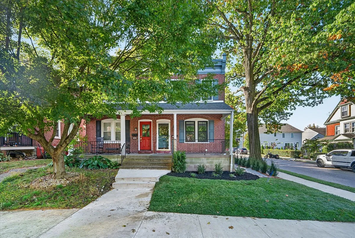 3 bed, 1450 sqft, $3,950 — Photo 1