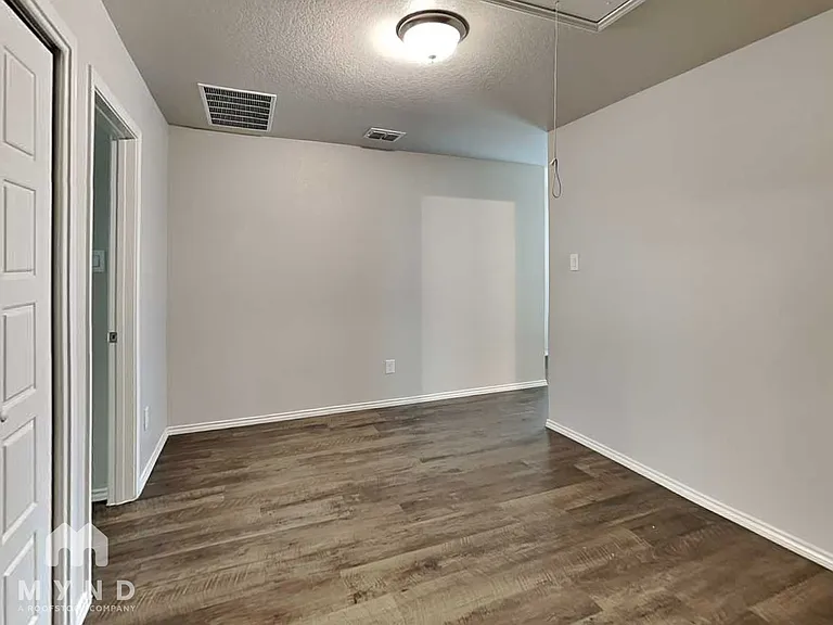 13019 Lineberry Ln — Photo 8