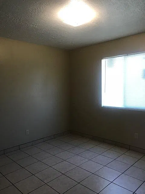 2 bed, 742 sqft, $850 — Photo 3