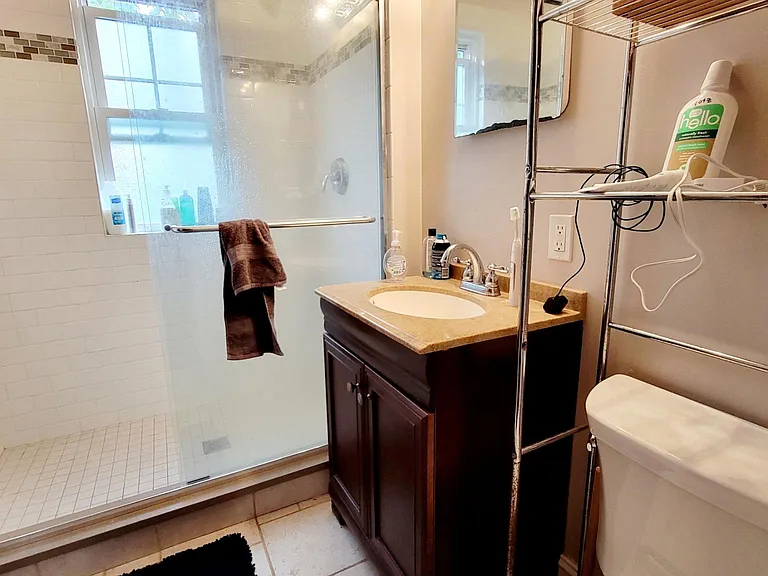 158 W Adams St #2 — Photo 7