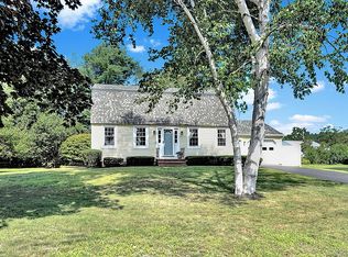 10 Candlewick Ln, Cumberland, ME 04021