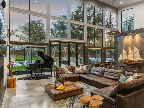 3rd image of 6766 Northaven Rd