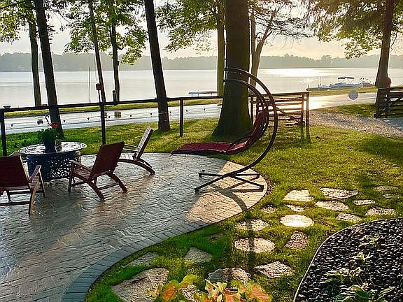 Beautiful Dewey Lake sunrise