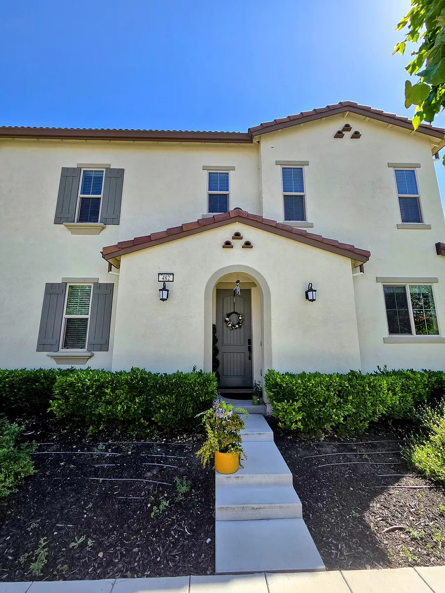 Building Photo - 482 E Hydrangea Gln