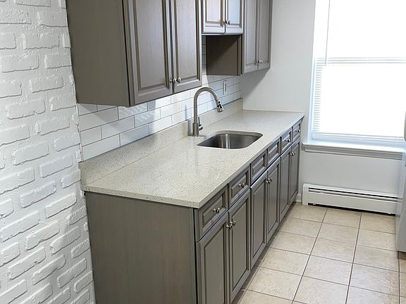 2nd image of 169 Franklin St #4