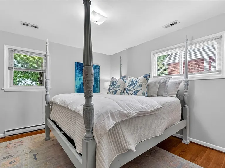 Primary bedroom (NW corner)
