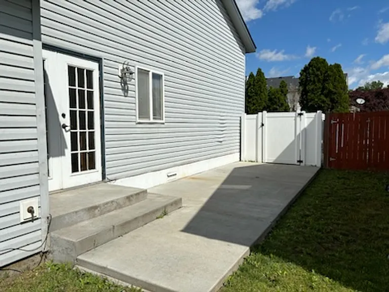 2581 W Grenoble Ln — Photo 6