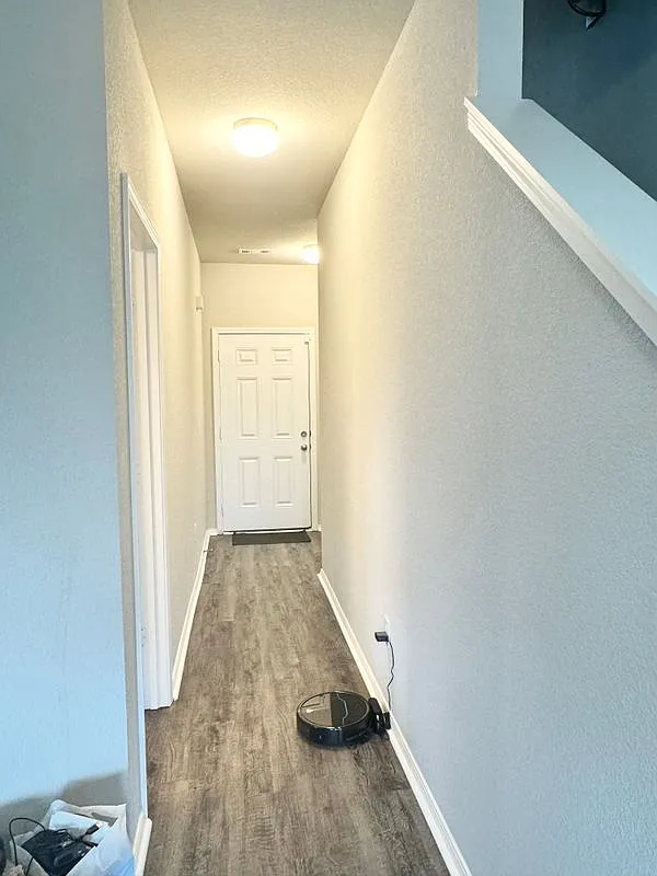 3 bed, 3.0 bath, 1722 sqft, $1,950 — Photo 3