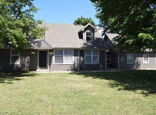 1614 NE Baron Dr, Lees Summit, MO 64086
