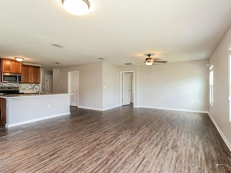 2067 Tyson Lake Dr — Photo 5