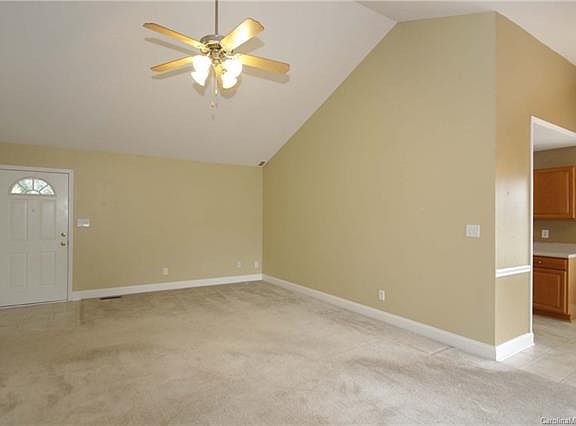 5th image of 131 Deer Haven Dr
