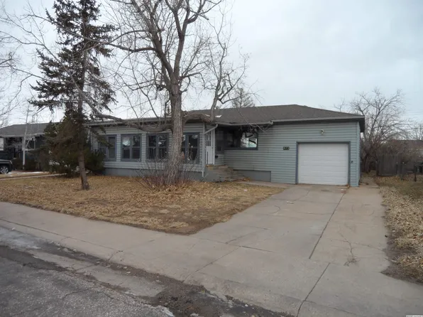 803 E Lyons St, Laramie, WY 82072