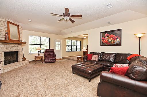 5th image of 4305 Madrid Dr
