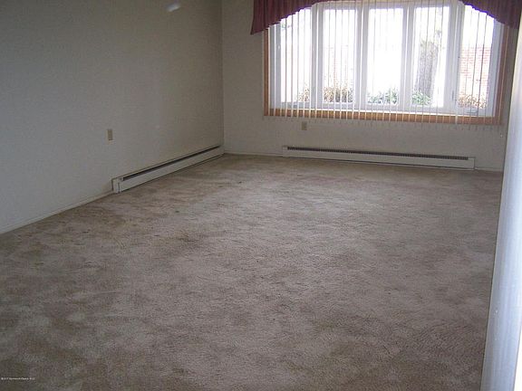 5th image of 1054A Shetland Dr #100A