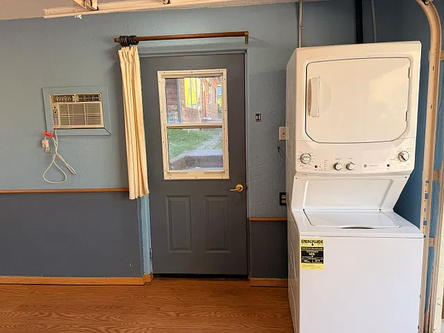 Studio, 350 sqft, $1,025 — Photo 3