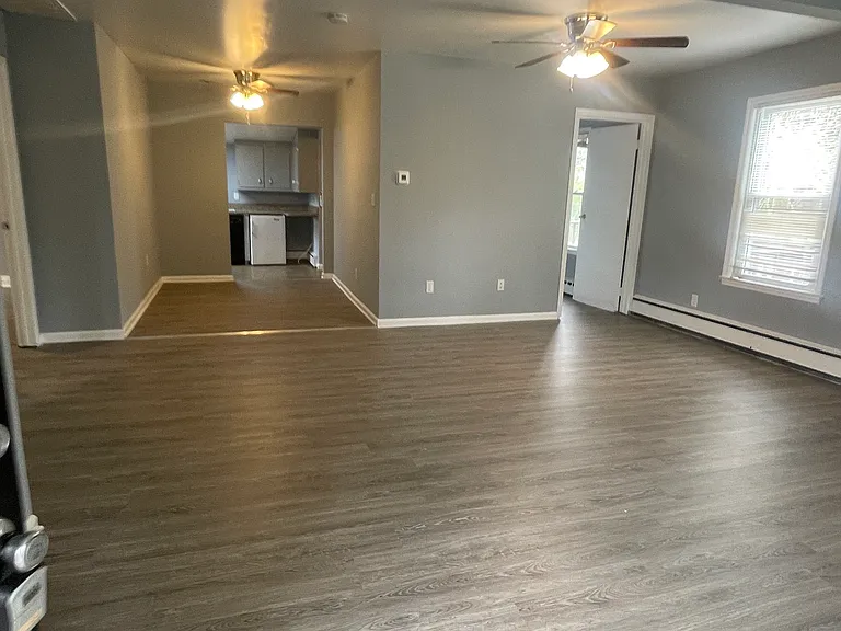 1033 Montgomery Ave — Photo 15